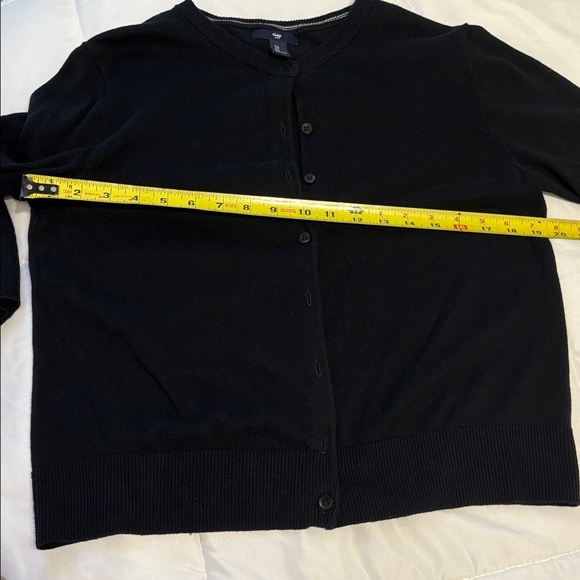 GAP Women's Classic 3/4 Length Sleeve Black Cardigan - Picture 4 of 5